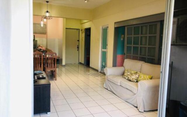 Selesa Hillhomes Cosy House