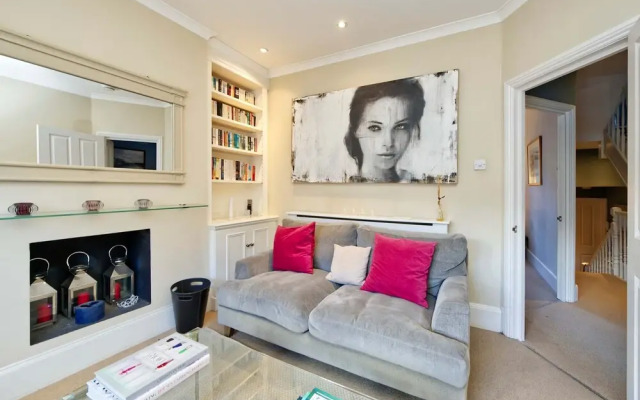 Lovely Apartment With Roof Terrace in Battersea