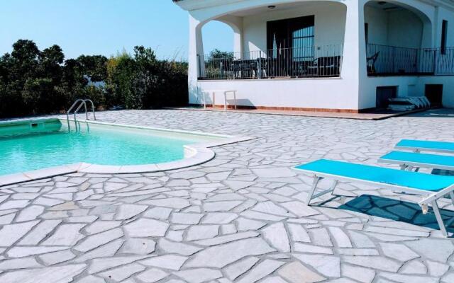 VILLA RAFAEL CON Piscina, IUN P4098