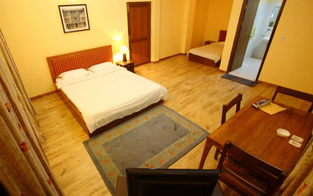 Royal Astoria Hotel