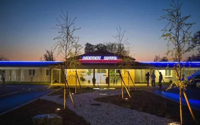 Airport Hotel