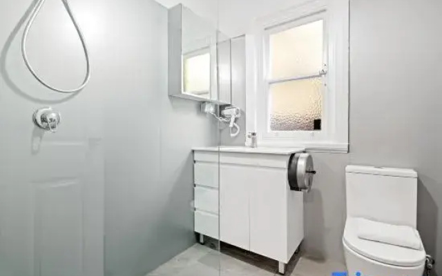 Peaceful Room – Near Transit, Shops & Maroubra Beach