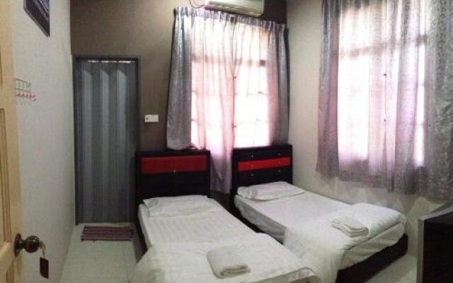 Anggun Beach Guest House Dungun