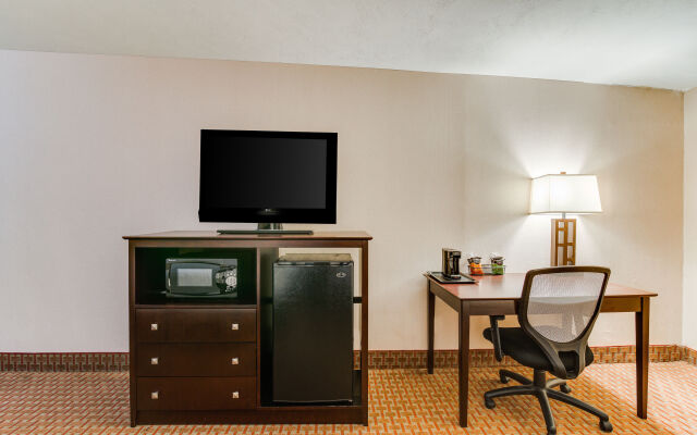 Clarion Hotel Convention Center