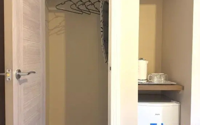 Spacious Family Retreat with Double & Single Bed