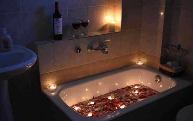Leonidas Rooms
