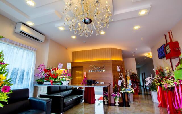 Elegant Hotel