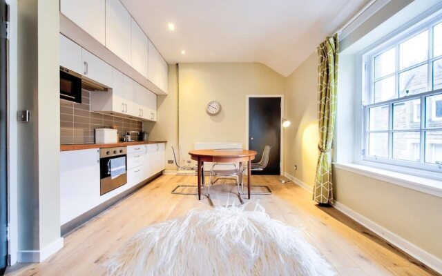 Quiet Mews House In The City Centre