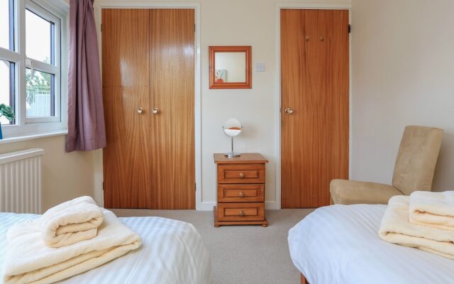 4 Rosemount Court