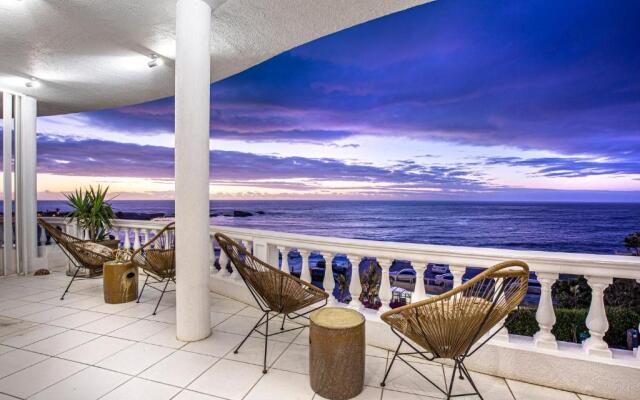 Clifton YOLO Spaces – Clifton Beachfront Apartments