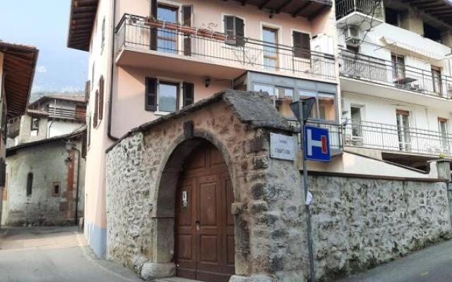 Mara House
