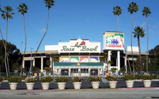 Aiden Los Angeles Downtown Dragon Gate Inn