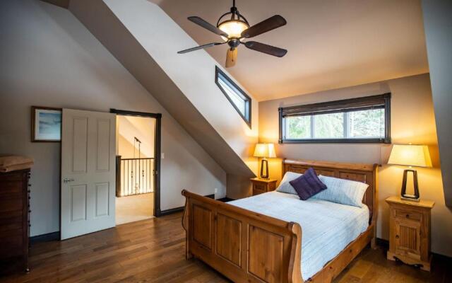 Mountain Gateway by Revelstoke Vacations