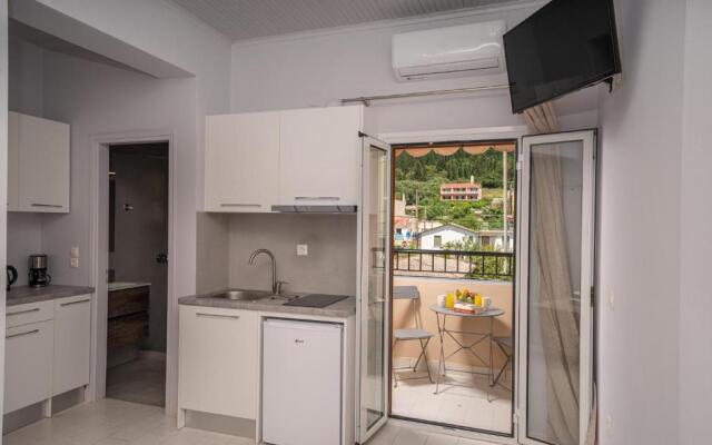 Mary's Studios & Apartment