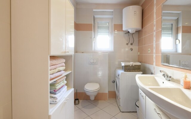 Spacious Apartment in Zadar With Private Terrace