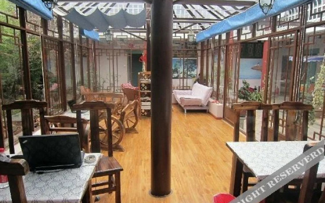 Shuhe Courtyard Inn