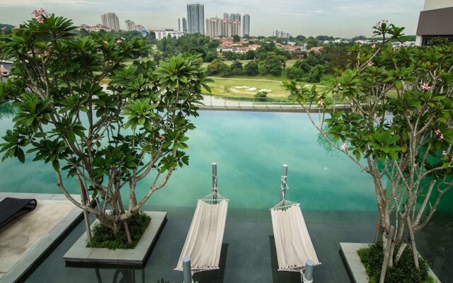 Dashing 1BR Next To Surian MRT 31