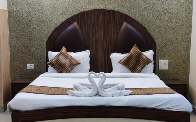 OYO 19453 Hotel Holy Basil