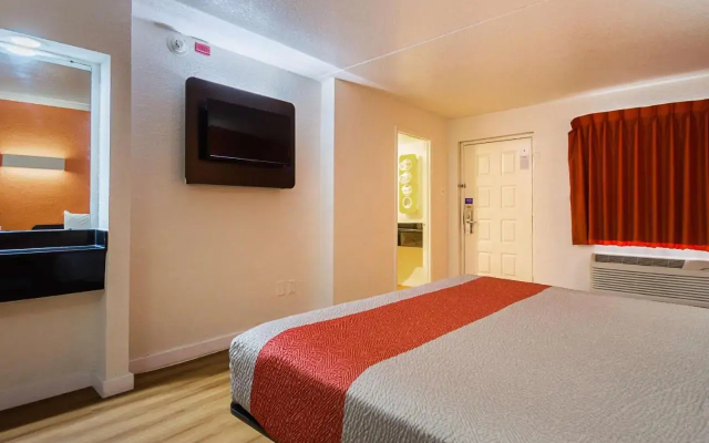 Motel 6 Dallas - Garland - Northwest Hwy