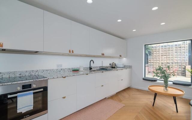 Charming 3br Home in East London W/Terrace