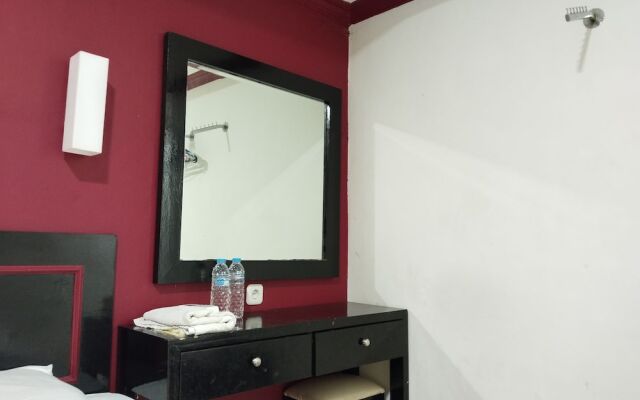 Metro Hotel Bekasi by Cocotel