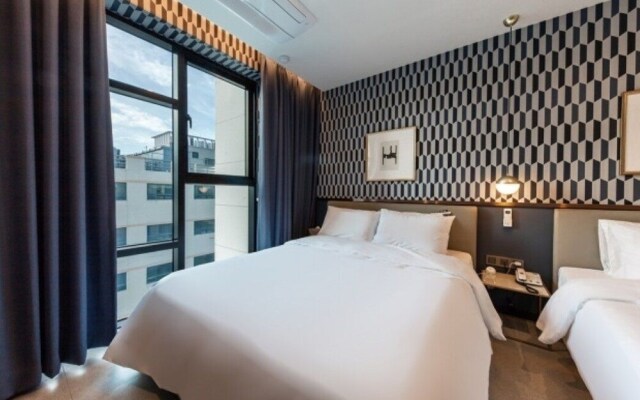 Brown Dot Hotel Deokcheon