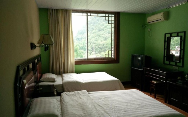 Yangshuo Fengquan Holiday Hotel – Guest Rooms – Guilin