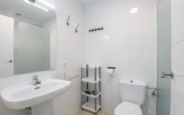 Divina in Sevilla With 1 Bedrooms and 1 Bathrooms