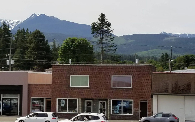 The Royal Victorian Motel