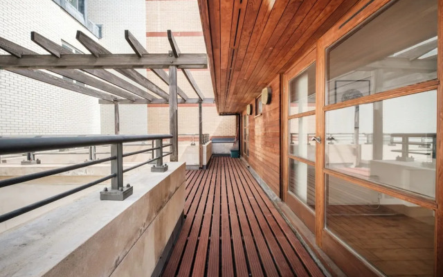 Holborn Penthouse Apartment with Terrace