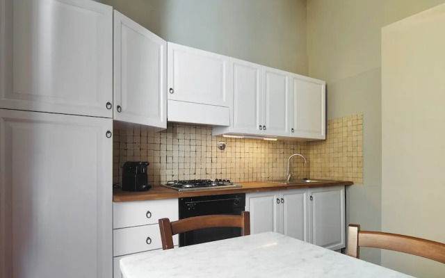 Pergola One Romantic Apt by Oteego