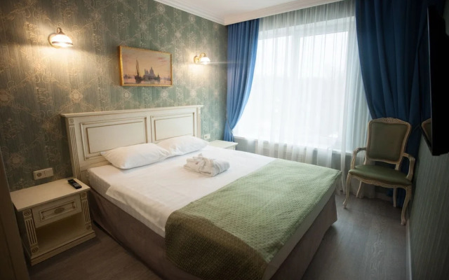 Komendantskaya Dacha Living Quarters