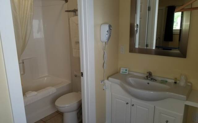 Captain's Quarters Motel