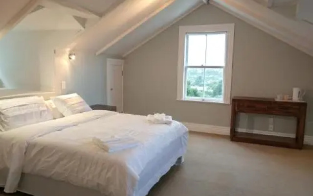 Western Springs Villa to Auckland Central Heritage Villa