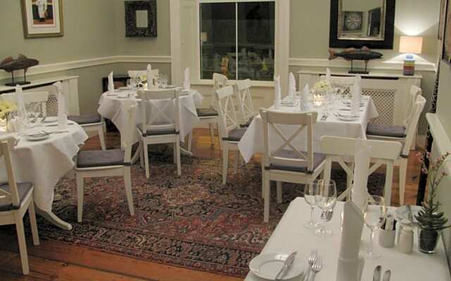 Walter Raleigh Hotel