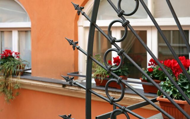 Corte Segreta Apartments