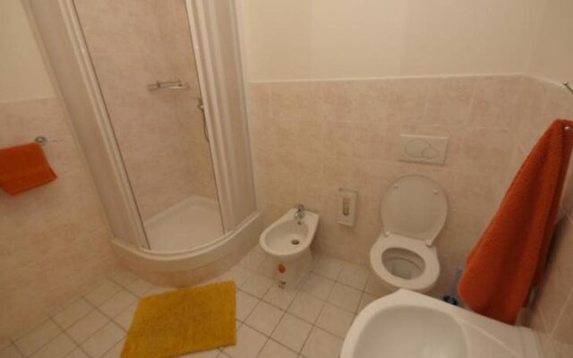 Church Pension Praha - Husuv Dum