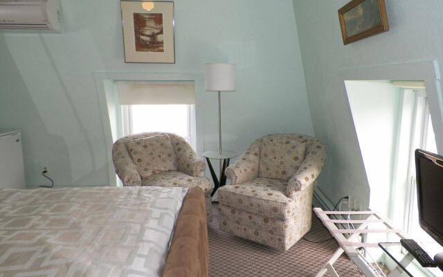 Blueberry Cove Inn
