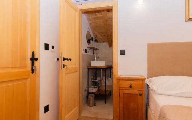 Traditional stone house Tonca