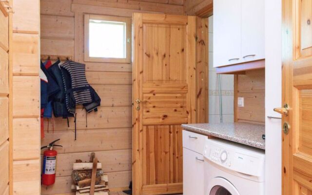 Hot pool cottage iitu