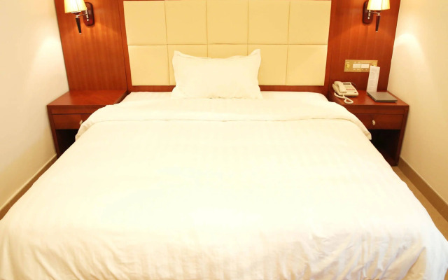 Grand Harbour Hotel