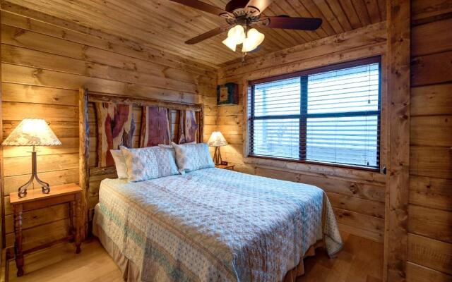 Rocky Top Lodge, 6 Bedrooms, Pool Access, Hot Tub, Mountain View, Sleeps 14