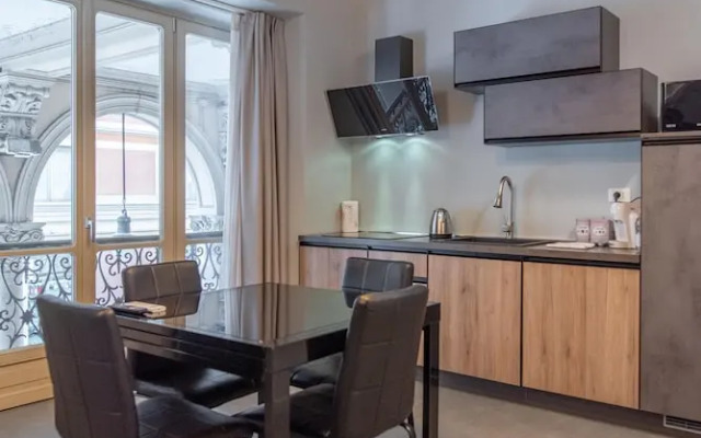 Queen Apartment in Torino