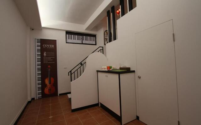 Pianist Homestay