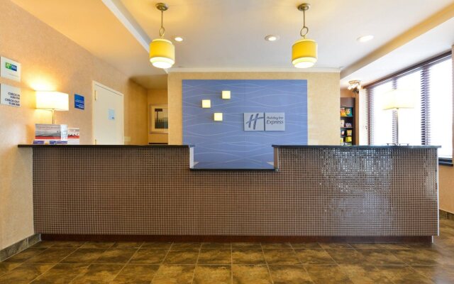 Holiday Inn Express Staten Island West