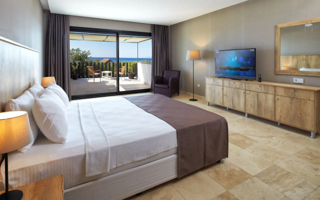 Aytas Hotel