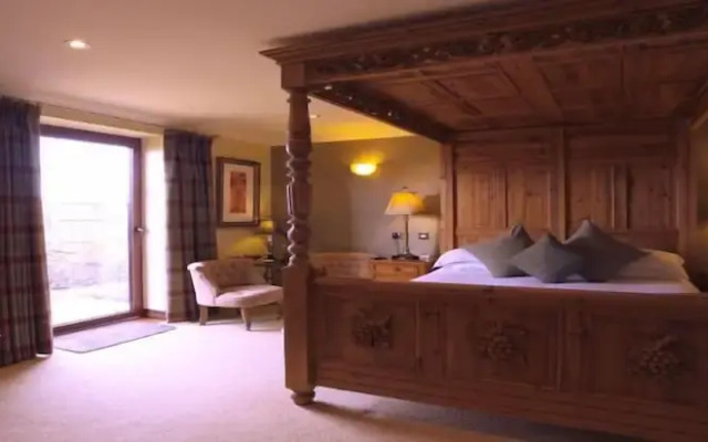 Three Horseshoes Country Inn and Spa