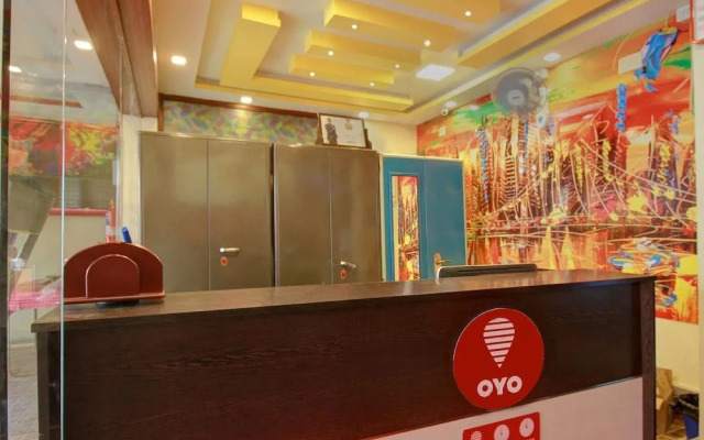 OYO 15427 Hotel Apple Grand