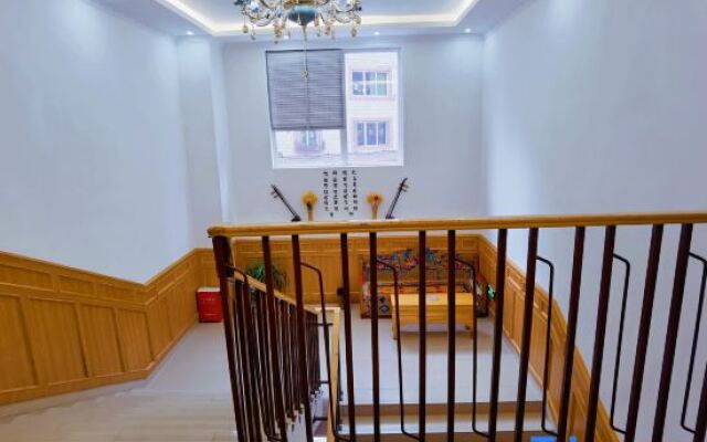 Yajiang Yangga Impression Hotel