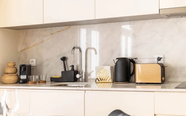 Bonja1 Light-filled Apartment w/ Balcony +AC